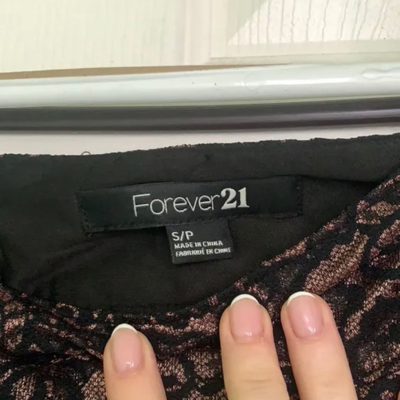 Forever 21 Lace Skirt - Picture 2 of 4